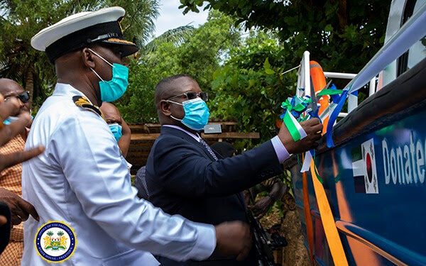 His Excellency President Dr Julius Maada Bio has commissioned fourinshore patrol craft at the White Man’s Bay Navy Headquarters in Freetown.