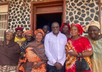 Amb Omrie Golley Donates Ramadan Iftar To APC Freetown East Chairladies