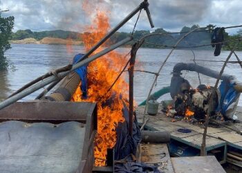 EPA Destroys 80 Dredges in Special Operations