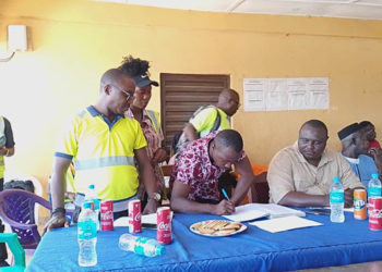 Sierra Diamonds Limited pays surface rent to Landowners in Lower Bambara, Kenema