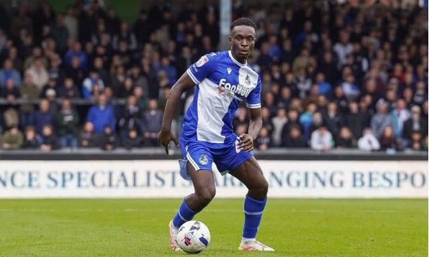 Lincoln City Adds Midfield with Kamil Conteh Loan Signing￼