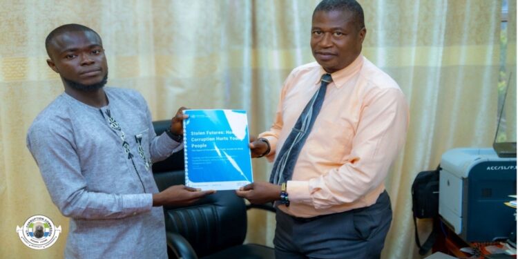 ACC Recieves UNODC Youth Report on corruption from Zero Corruption campaign